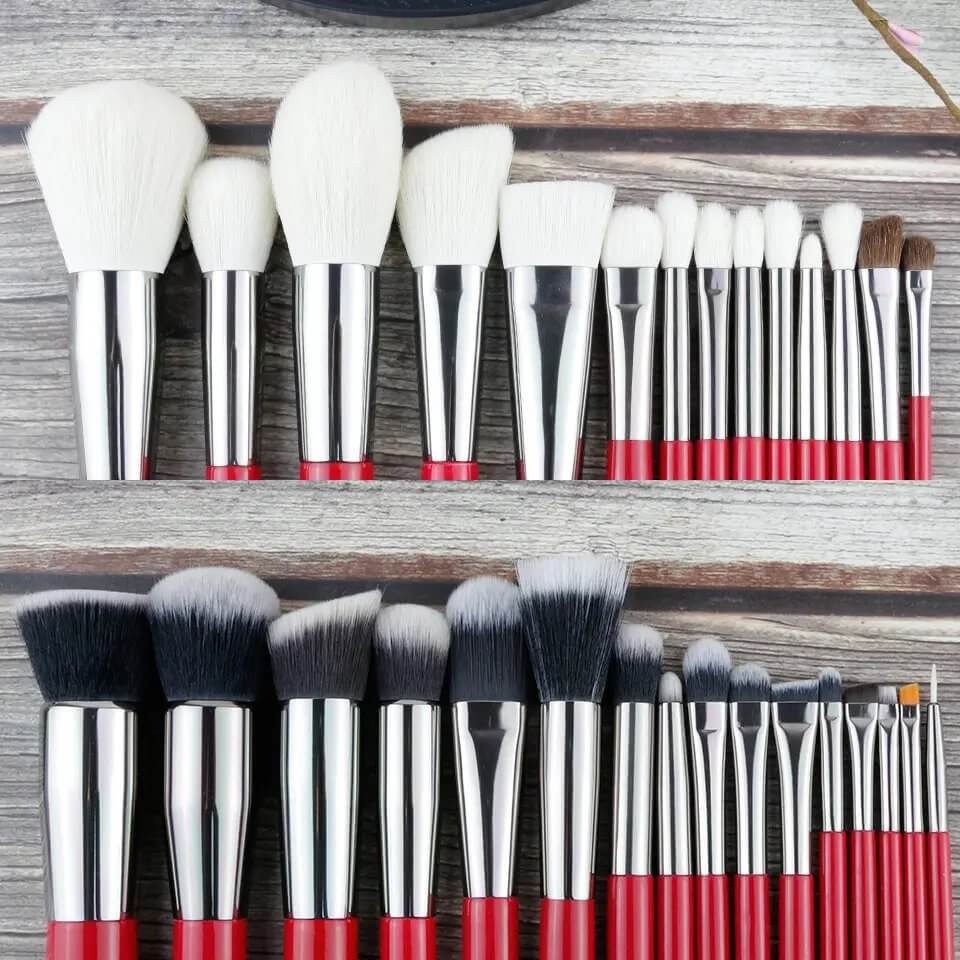 Set 30 pensule make-up Beili Red