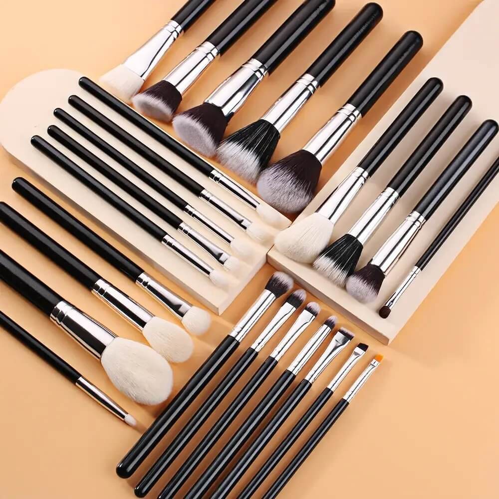 Set 25 pensule make-up Beili Black