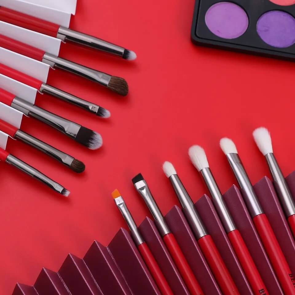Set 12 pensule make-up Beili Red