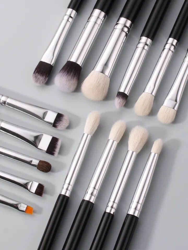 Set 15 pensule make-up Beili Exclusive